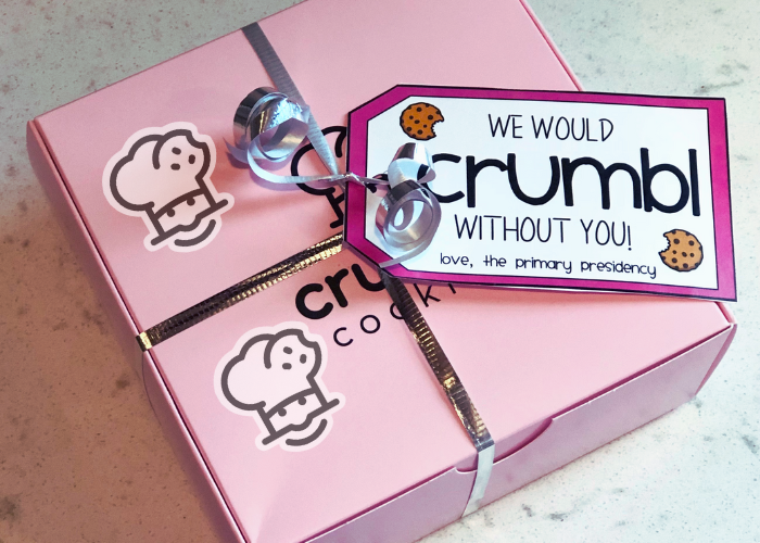 Crumbl valentine gift box 2025