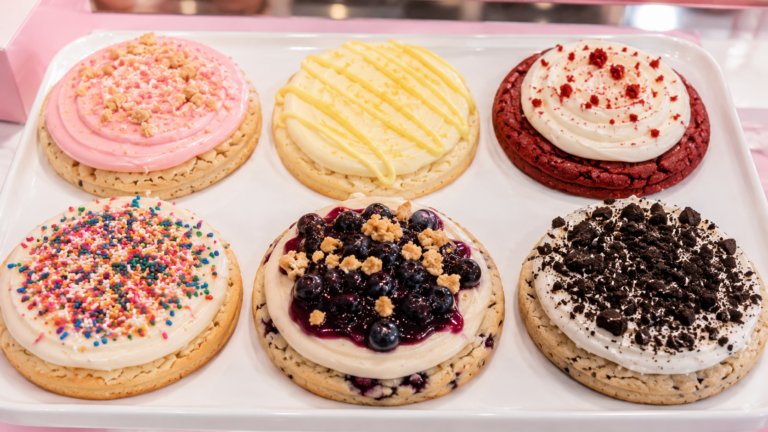 How Many Calories Are in a Crumbl Cookie